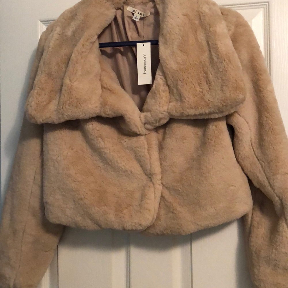 Francesca’s Miami Faux Fur Mid waist Jacket Size S NWT